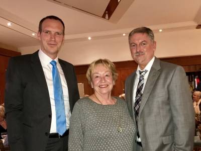 FU-Vorsitzende Uschi Kltzke mit BM Dr.Jan Heinisch und Volker Beck (1.Beigeordneter Stadt H\'haus)