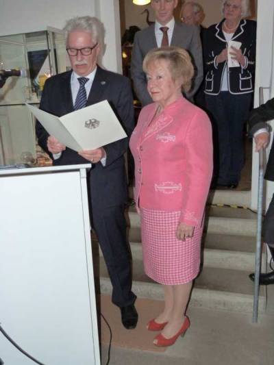 Landrat Thomas Hendele und FU-Vorsitzende Uschi Kltzke 