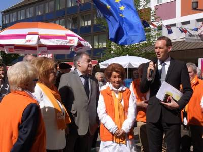 Herbert Reul, MdEP, und BM Dr.Jan Heinisch beim Europatag in Heiligenhaus