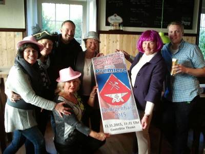 FU-Heiligenhaus traf sich zur Vorstellung des Plakates zum Hoppeditzerwachen am 11.11.2015